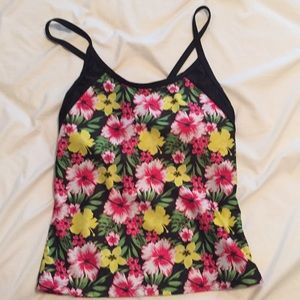Women’s Small Cross-back Swim Top